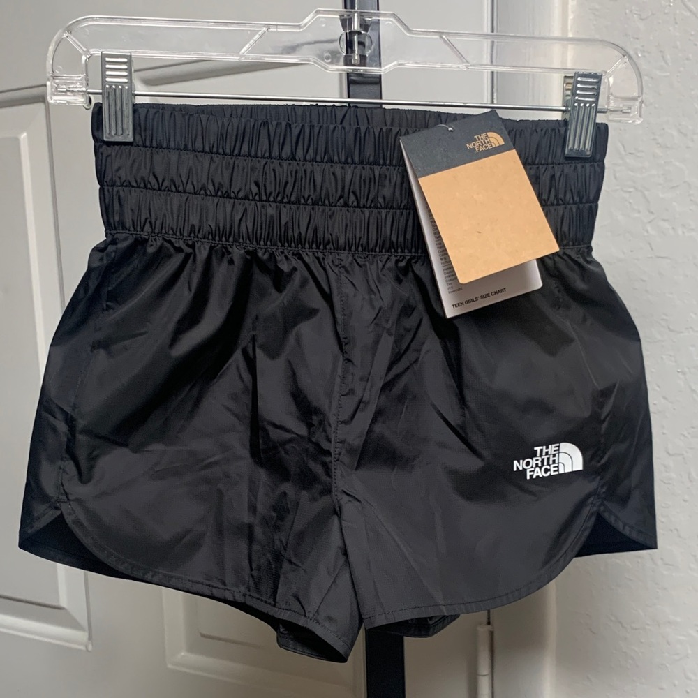 NEW The north face girls never stop exploring woven shorts medium (10)